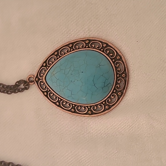 Paparazzi turquoise necklaces and earrings - Picture 2 of 3